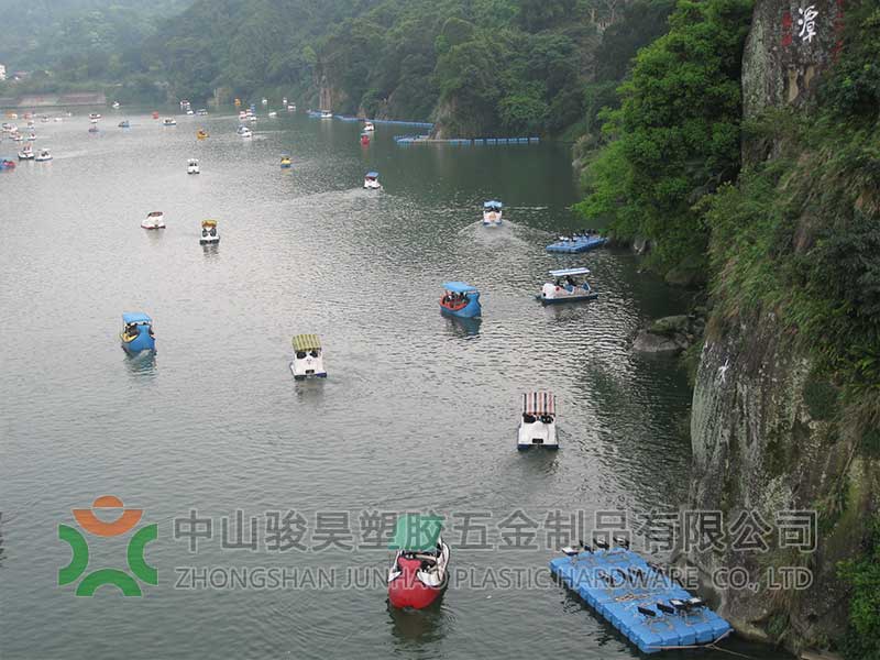 台湾碧潭沿岸 水上平台